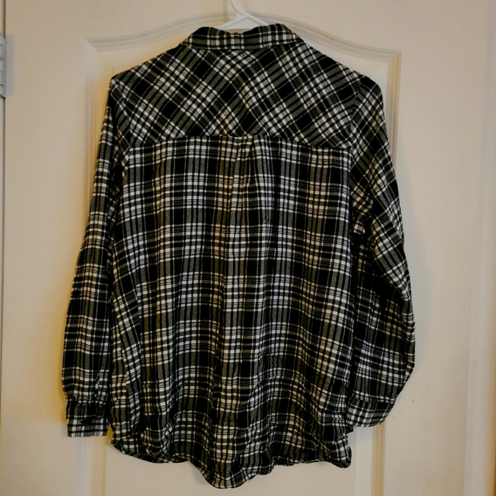 Womans blouse sestern style with lace size 1X